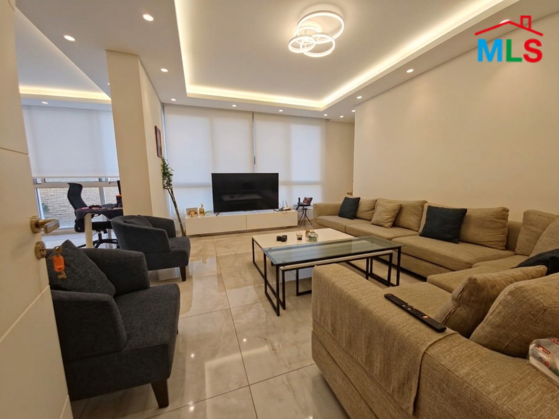 Fully Furnished & Impeccable Apartment For Sale in Ain Al Remmane