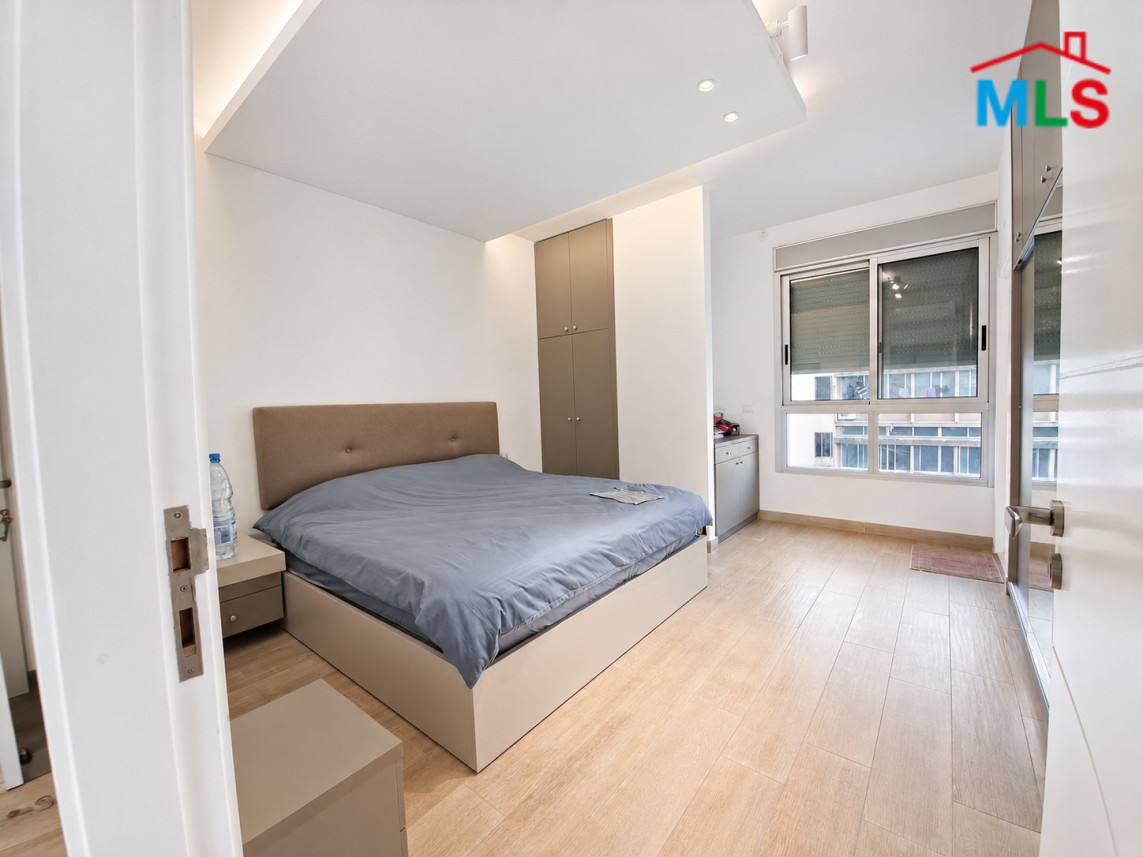 Fully Furnished & Impeccable Apartment For Sale in Ain Al Remmane