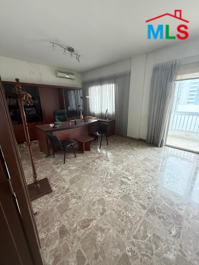 Spacious Office For Sale in Prime Location in Sad El Baouchriye