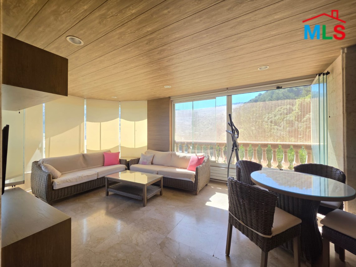 Luxurious & Spacious 3 Bedrooms Apartment For Sale in Bsous
