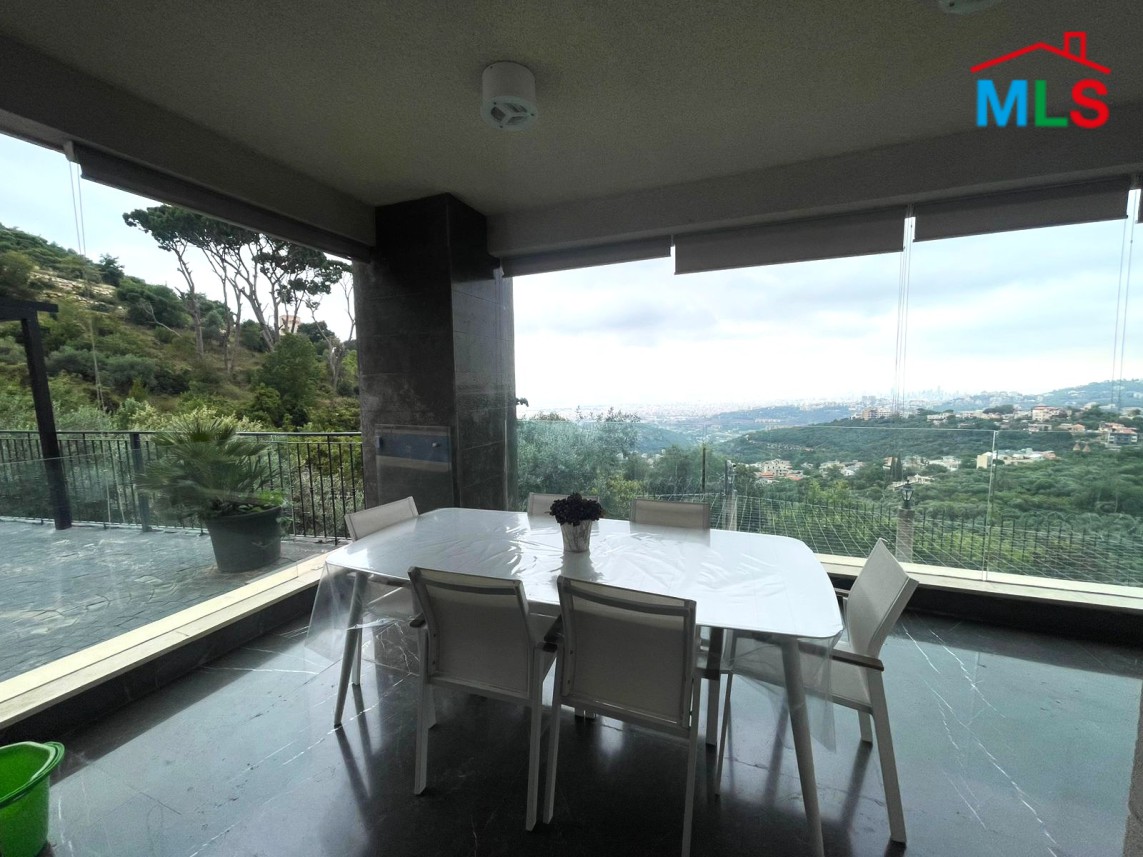 Villa With Sea View For Sale in Aley