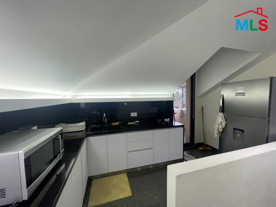 Villa With Sea View For Sale in Aley
