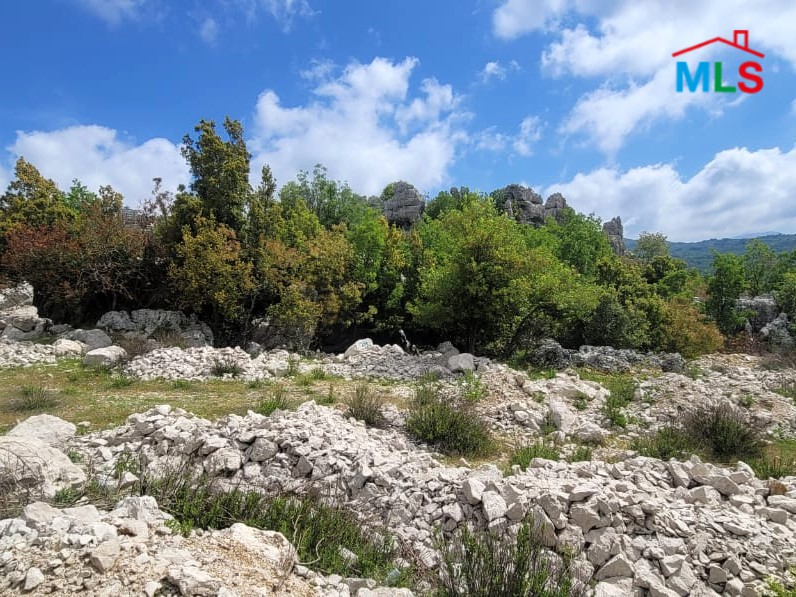 4,712 Land With Mountain View For Sale in Faytroun