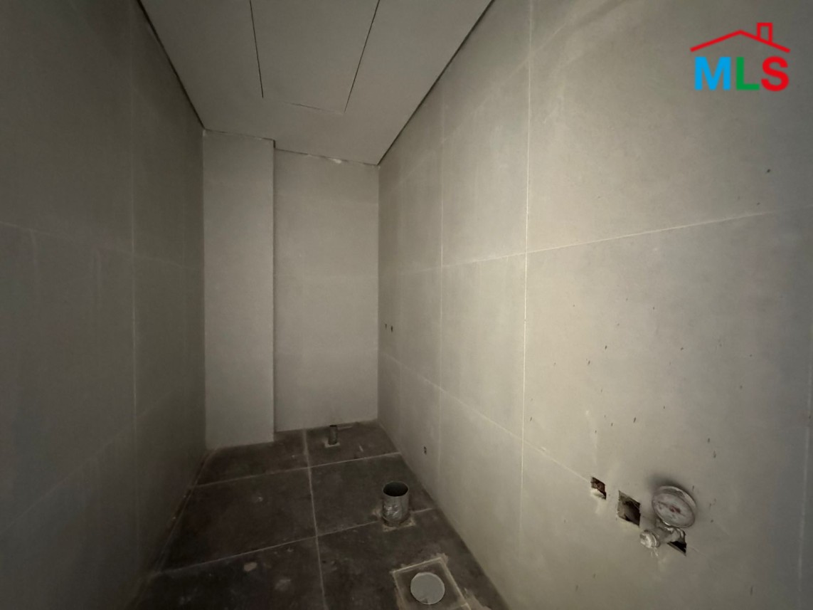 3 Bedrooms Brand New Apartment For Sale in Jouret Al Ballout