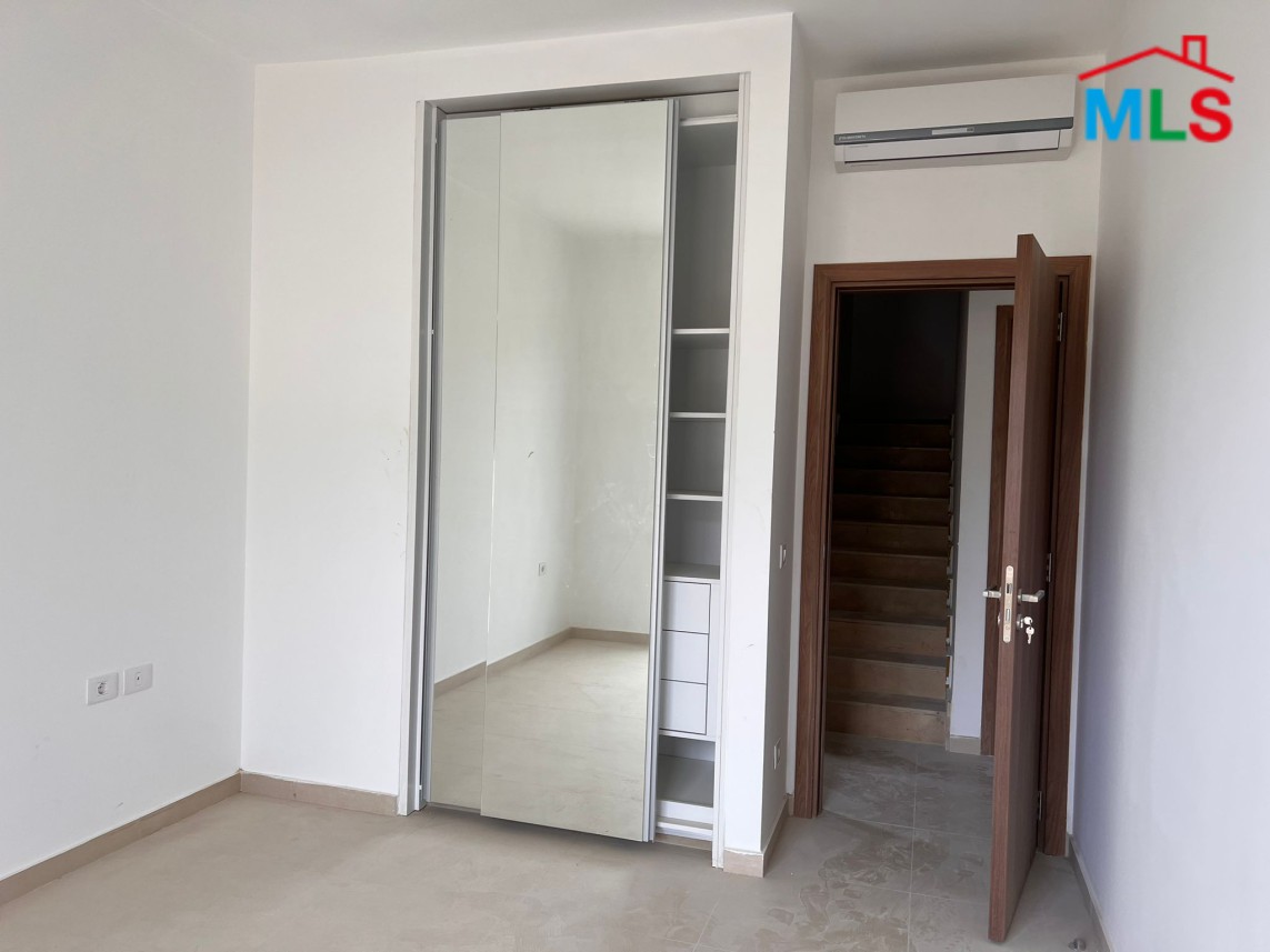 Duplex with a Nice View For Sale in Beit Misk