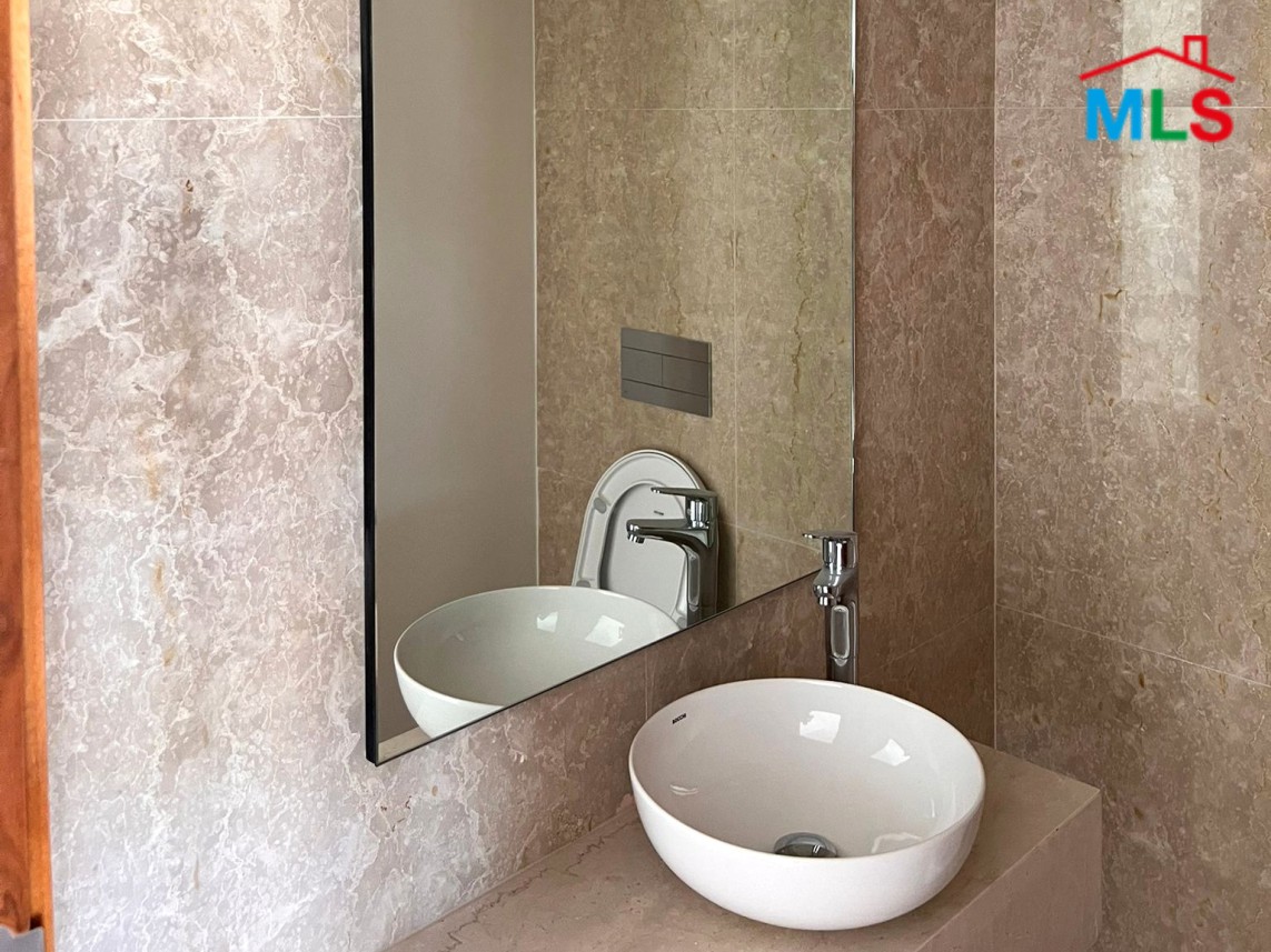 Duplex with a Nice View For Sale in Beit Misk