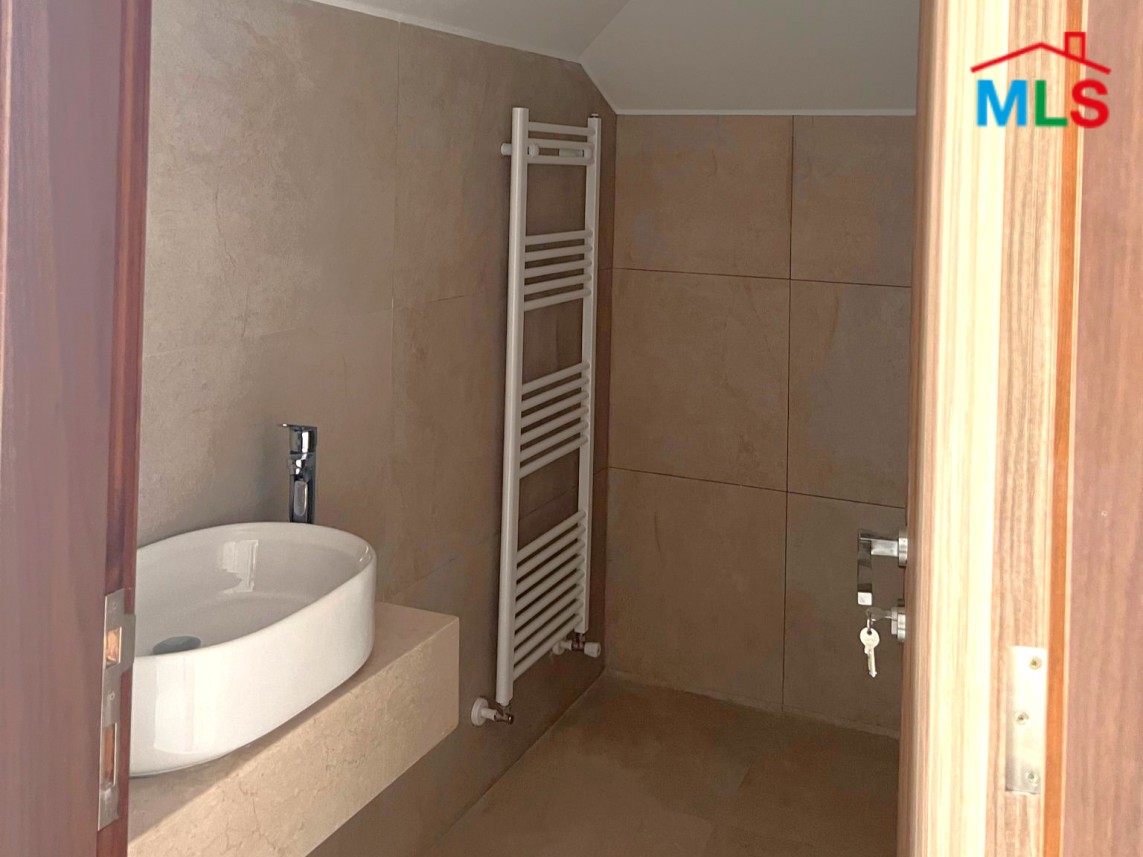 Duplex with a Nice View For Sale in Beit Misk