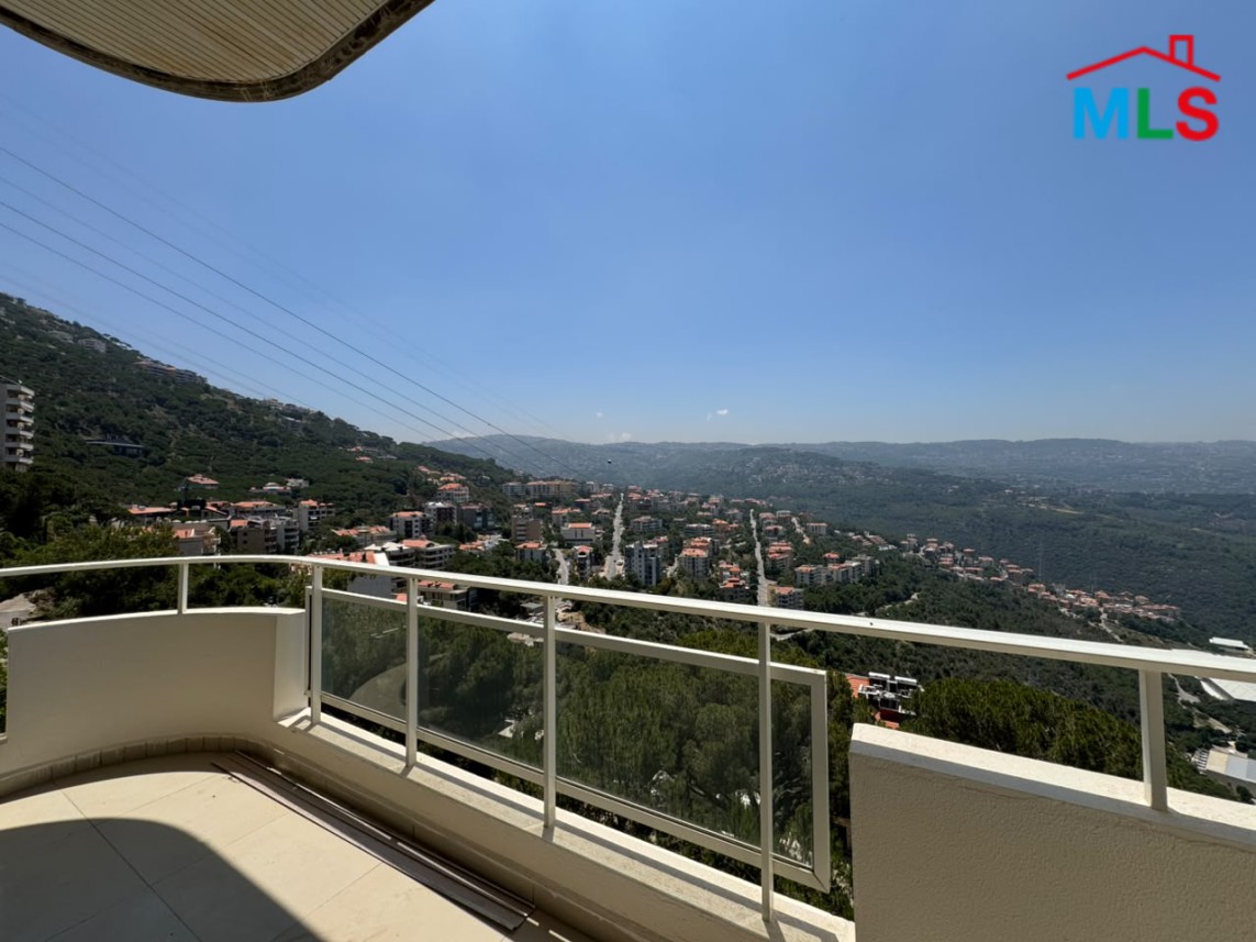 Apartment in a Prime Location Unlockable Mountain View For Sale in Beit Meri