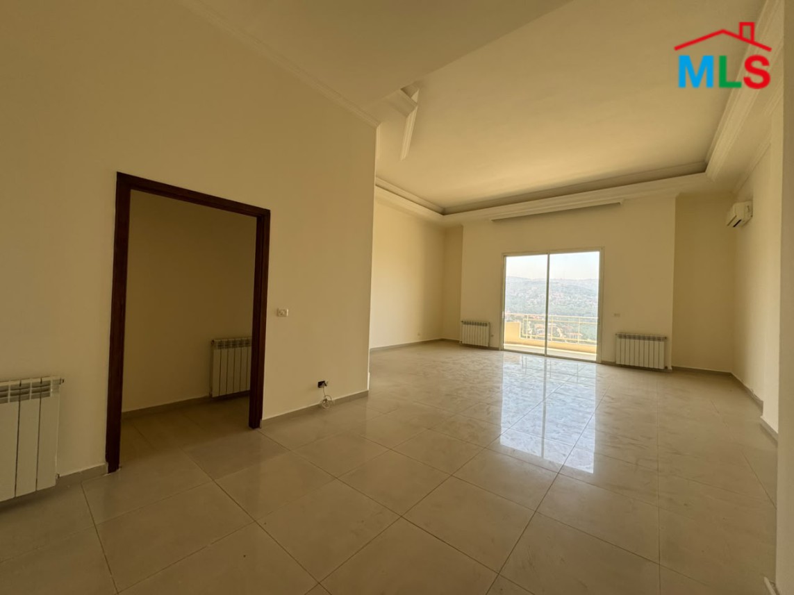 Apartment in a Prime Location Unlockable Mountain View For Sale in Beit Meri