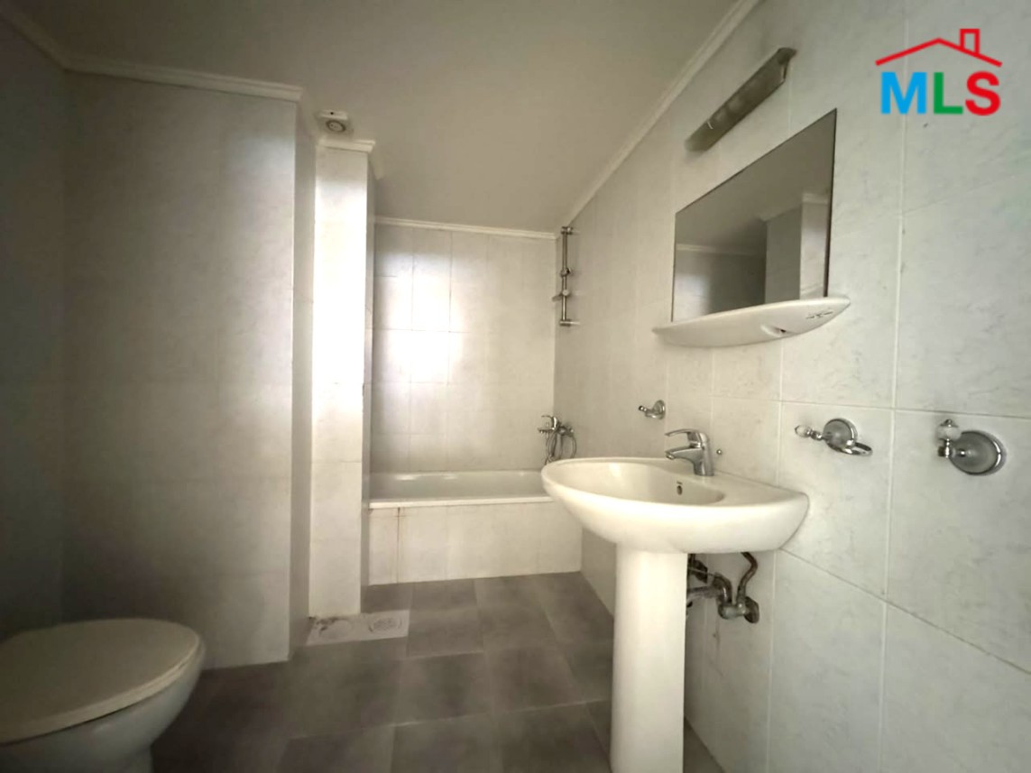 Apartment in a Prime Location Unlockable Mountain View For Sale in Beit Meri