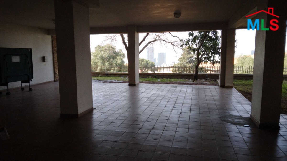 Beautiful Villa with Garden and Sea City Views For Sale in Naccache