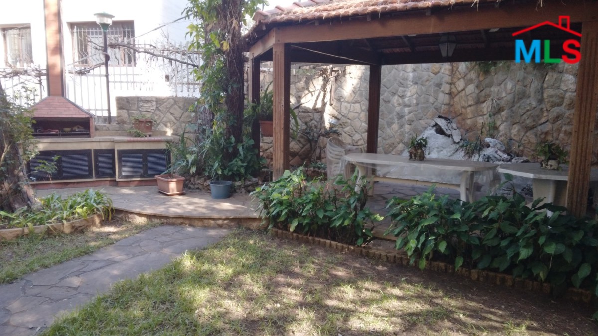 Beautiful Villa with Garden and Sea City Views For Sale in Naccache