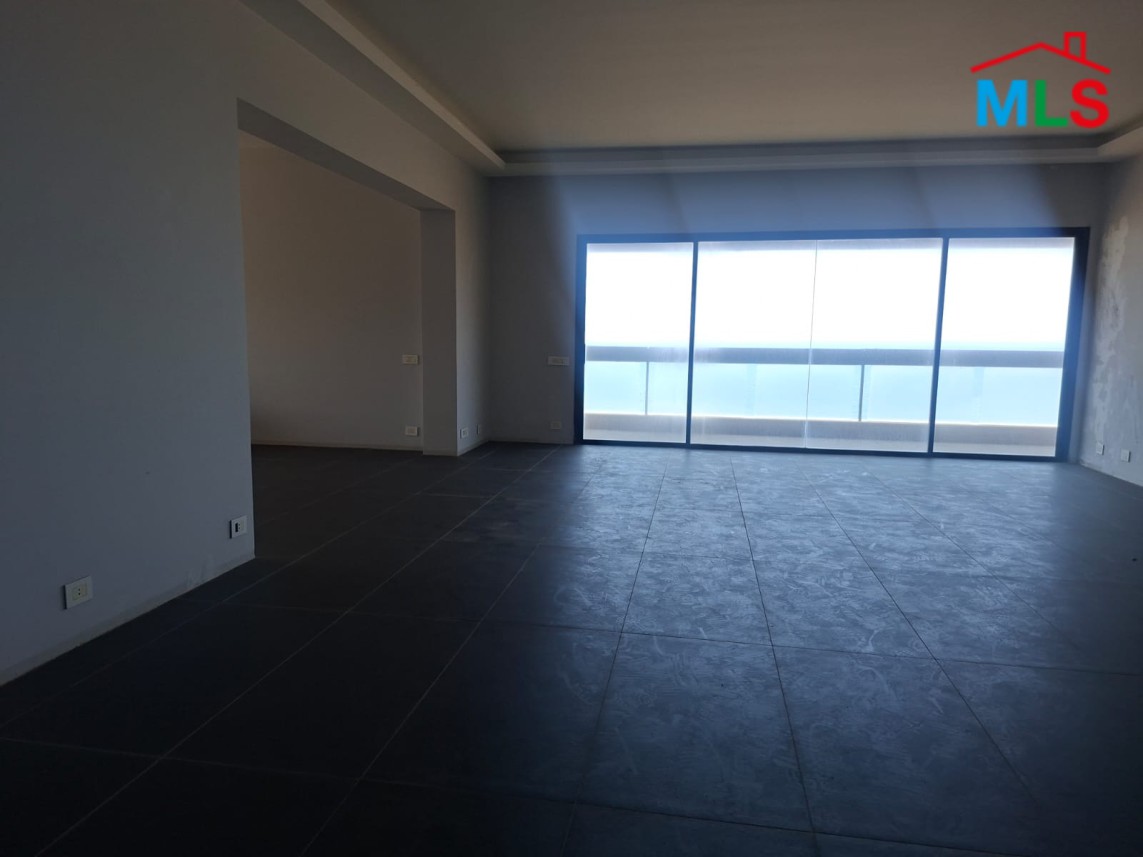 High-End Apartment with Panoramic Sea View For Sale in Ramlet Al Bayda