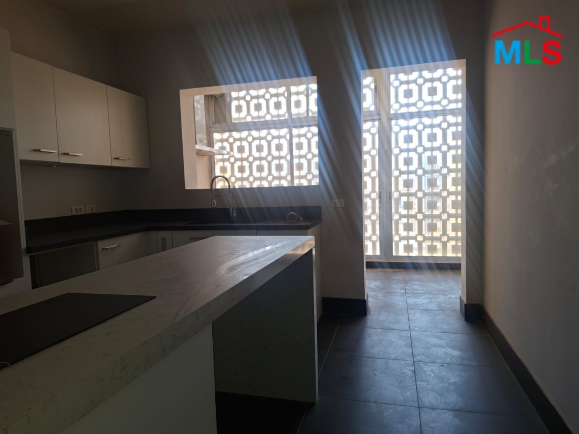 High-End Apartment with Panoramic Sea View For Sale in Ramlet Al Bayda