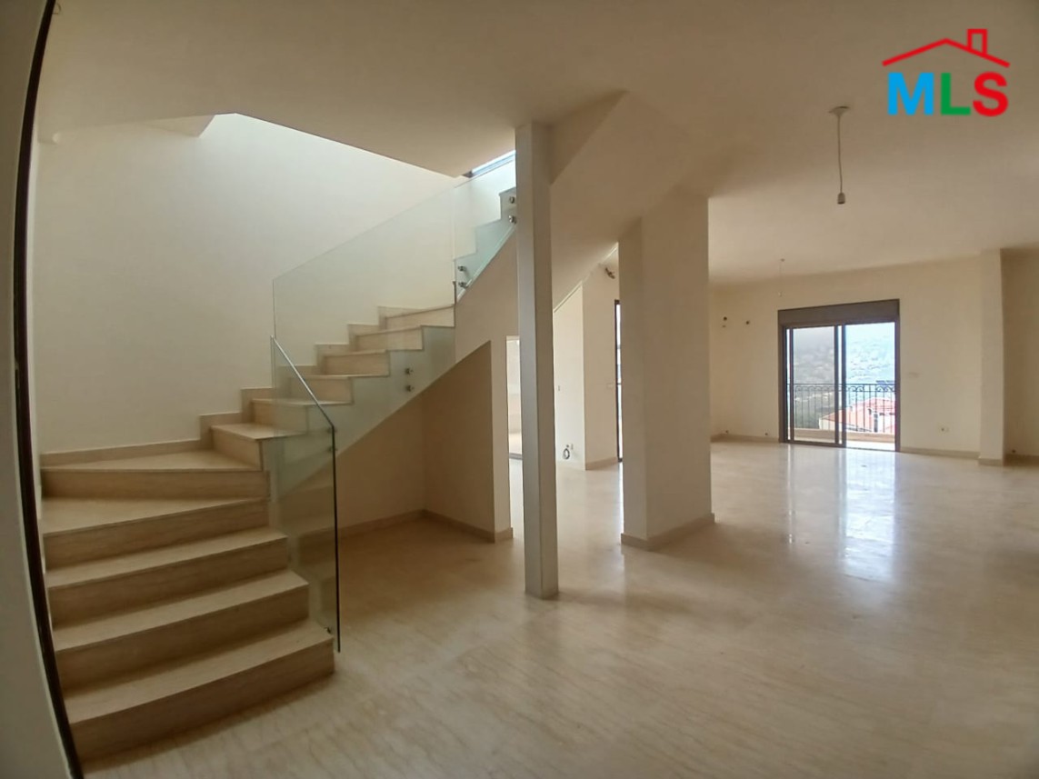 Duplex With a Nice View For Sale in Mazraat Yachouh