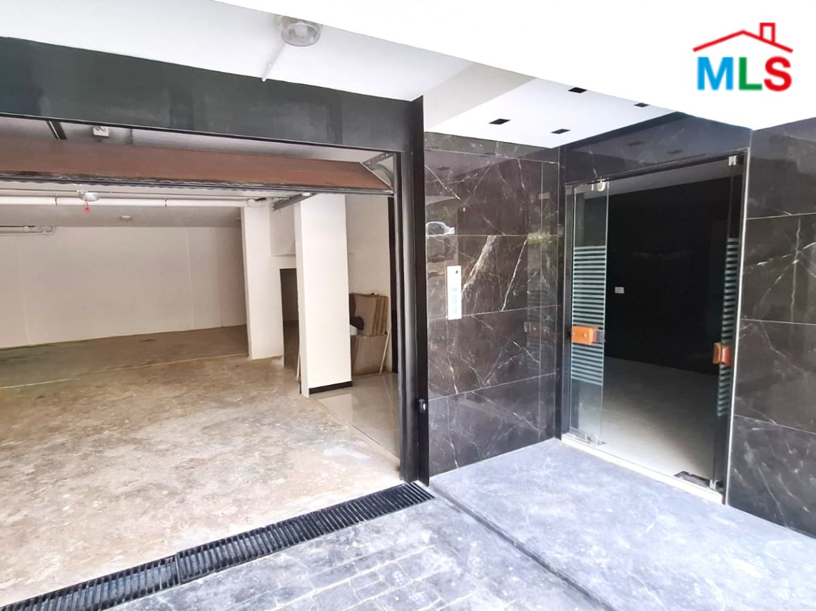 Apartment with Terrace For Sale in Aoukar