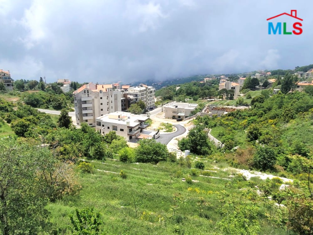 Traditional House With Spacious Garden For Sale in Klayaat