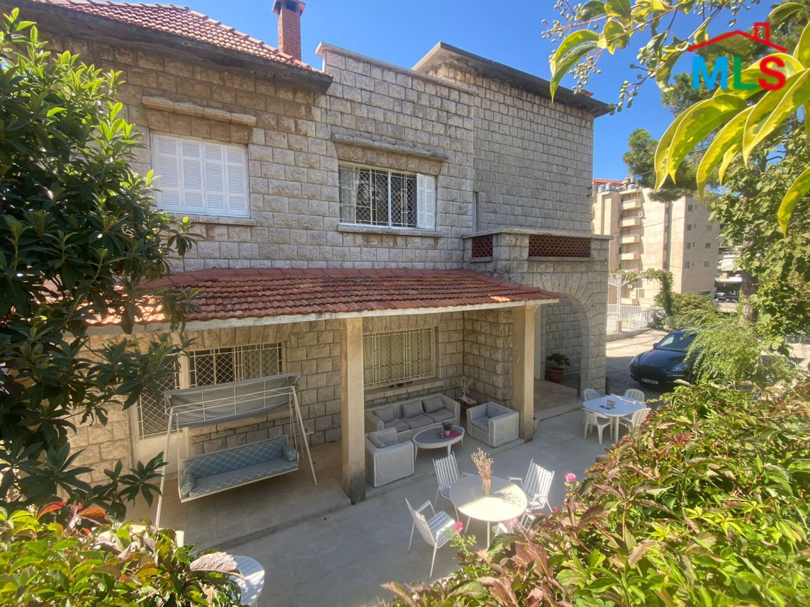 Traditional House With Spacious Garden For Sale in Klayaat