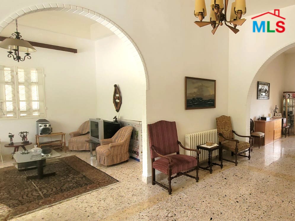 Traditional House With Spacious Garden For Sale in Klayaat