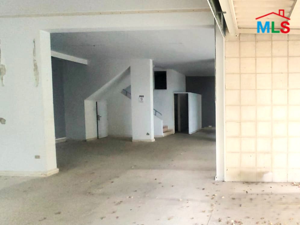 Exclusive!! 500 SQM Showroom For Sale in Sahel Alma