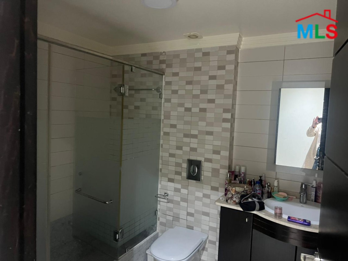 Spacious Apartment For Sale in Prime Location in Jnah