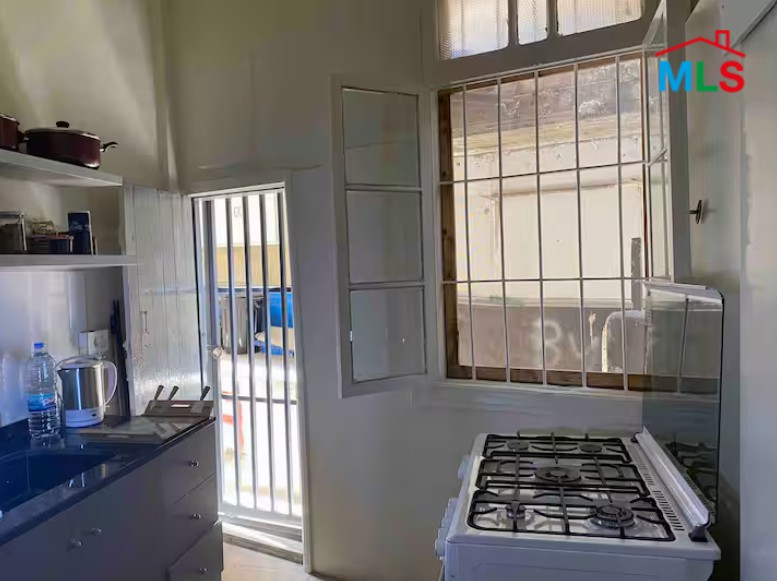 Nice 2-Bedroom Apartment For Sale in Achrafieh, Geitawi