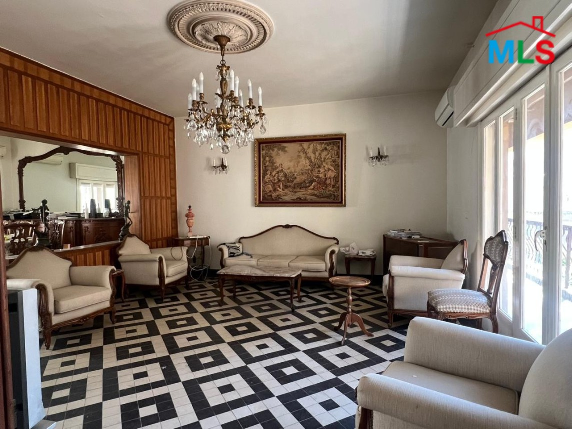 4-Bedroom Apartment with Terrace For Sale in Achrafieh, Abed El Wahab