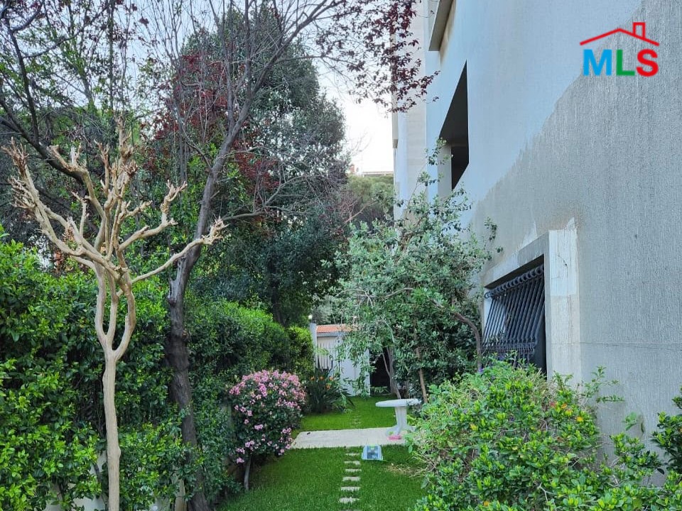 Furnished Apartment With Terrace For Sale in Prime Location in Monteverde
