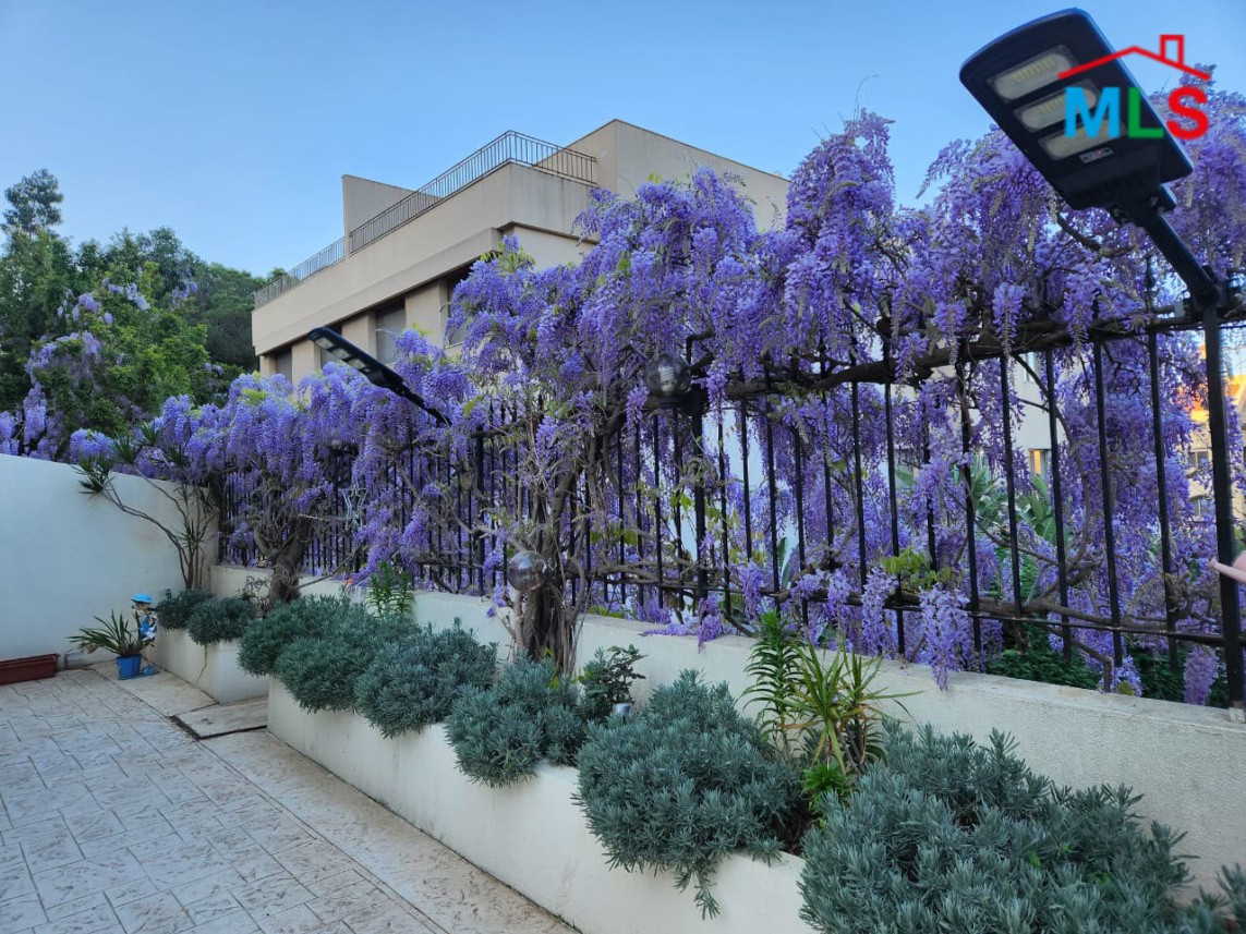 Furnished Apartment With Terrace For Sale in Prime Location in Monteverde