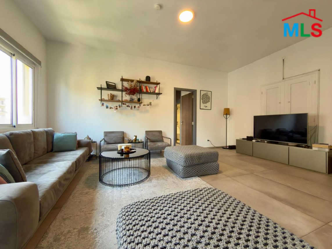 Charming & Furnished Apartment For Sale in Achrafieh, Saydeh