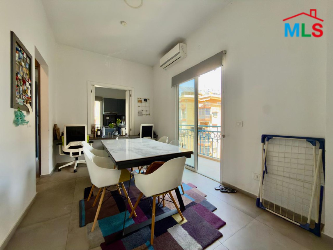 Charming & Furnished Apartment For Sale in Achrafieh, Saydeh
