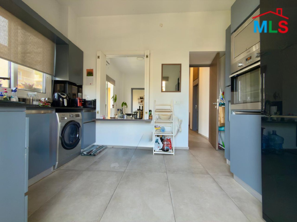 Charming & Furnished Apartment For Sale in Achrafieh, Saydeh
