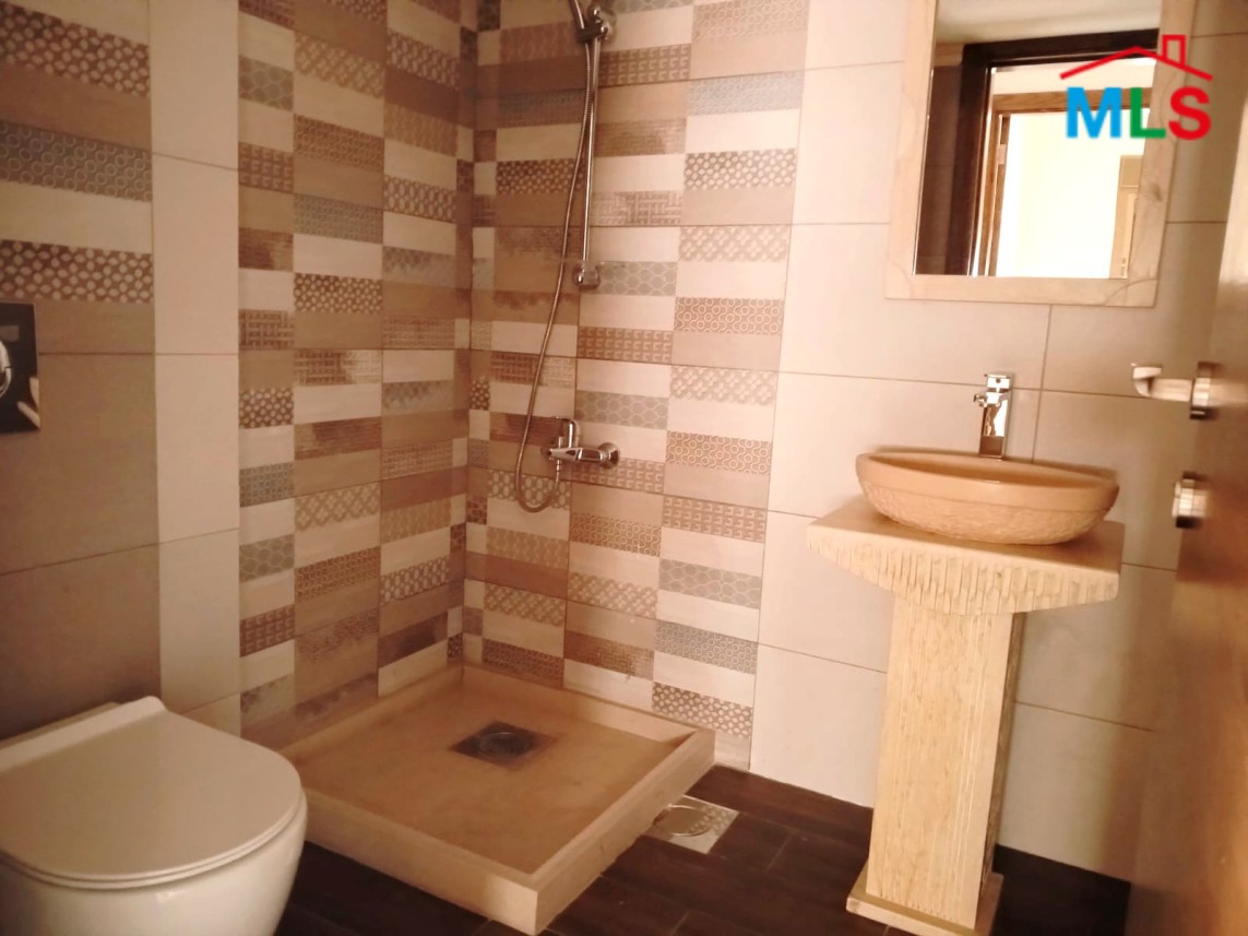 2 Bedrooms Apartment For Sale in Hboub, Jbeil