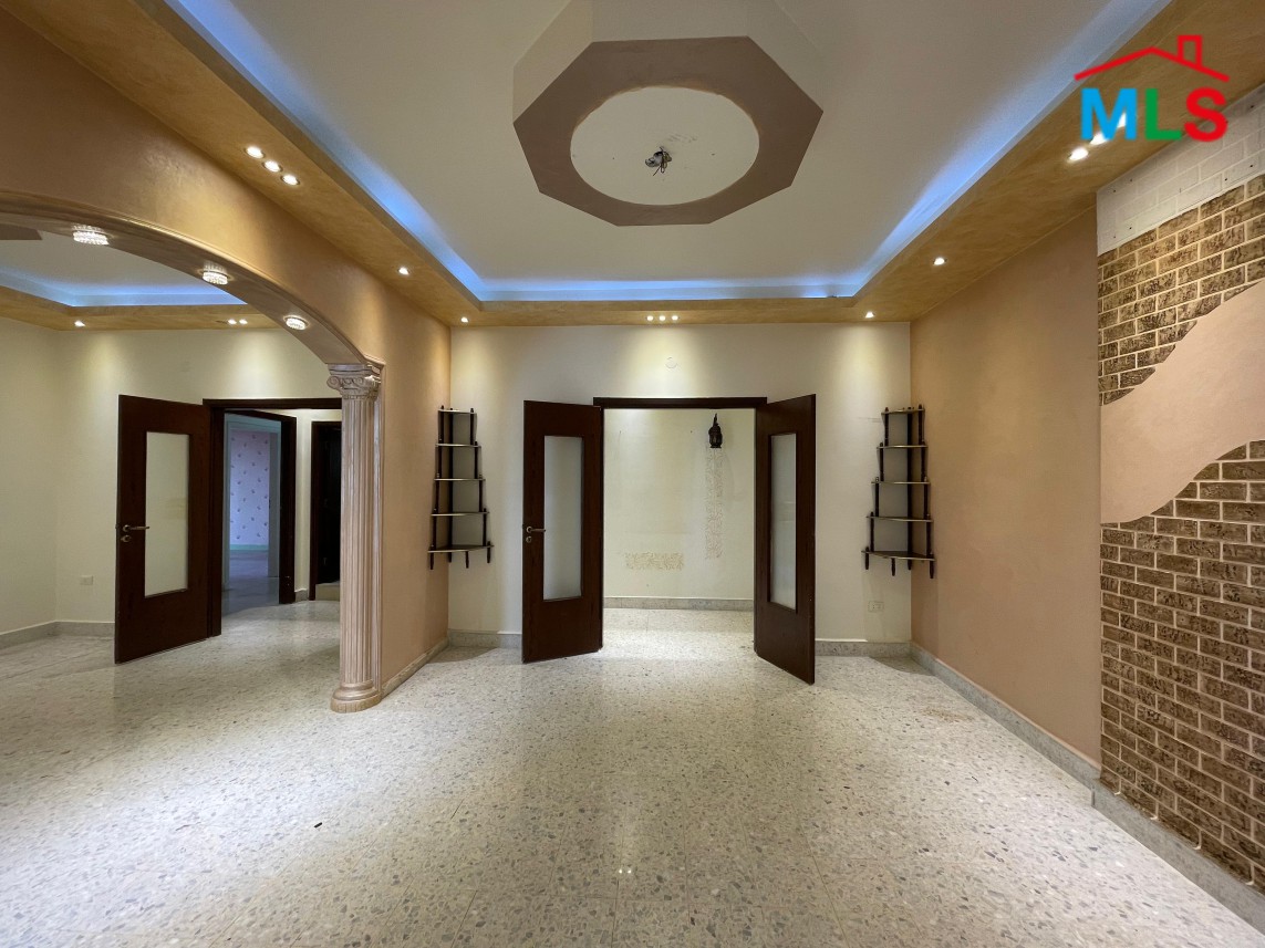 170 SQM Decorated Apartment For Sale In Mazraa, Beirut