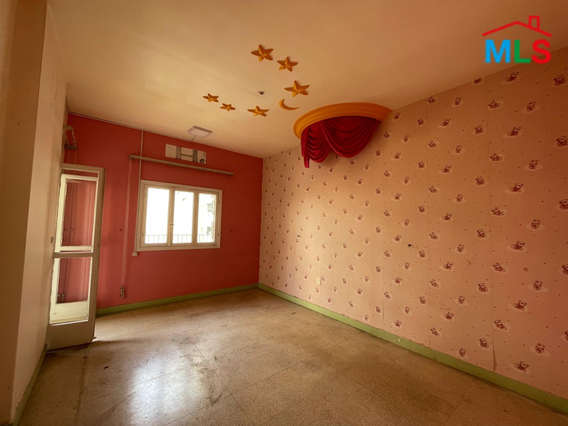 170 SQM Decorated Apartment For Sale In Mazraa, Beirut
