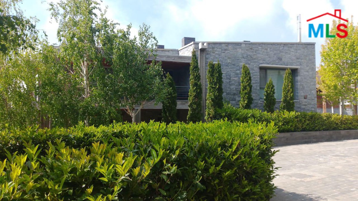 High-End Chalet with Open View For Sale in the Select Edelweiss Fakra Club
