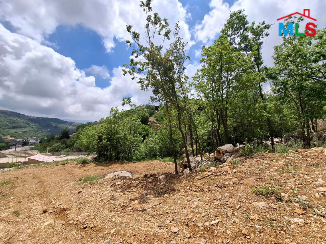 825 sqm Land for sale in Kfarzebian