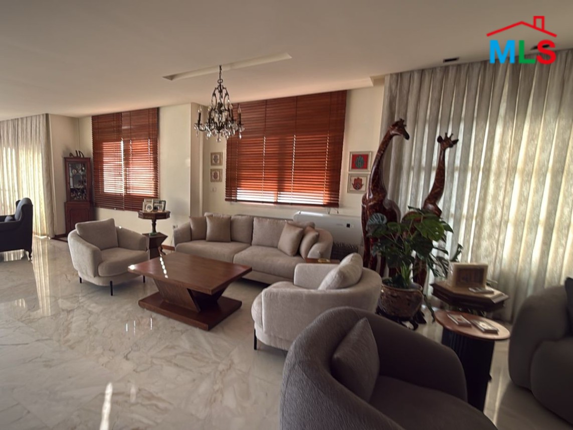 Penthouse with Sea View For Sale in Manara, Ras Beirut