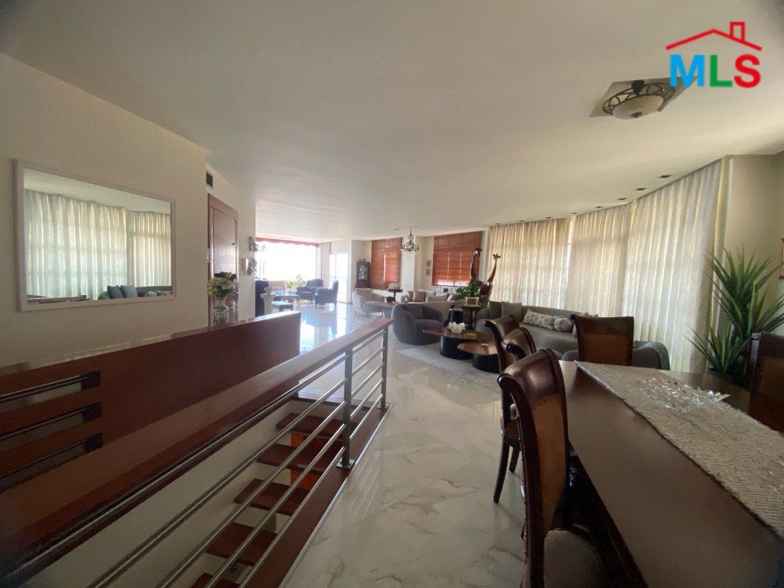 Penthouse with Sea View For Sale in Manara, Ras Beirut