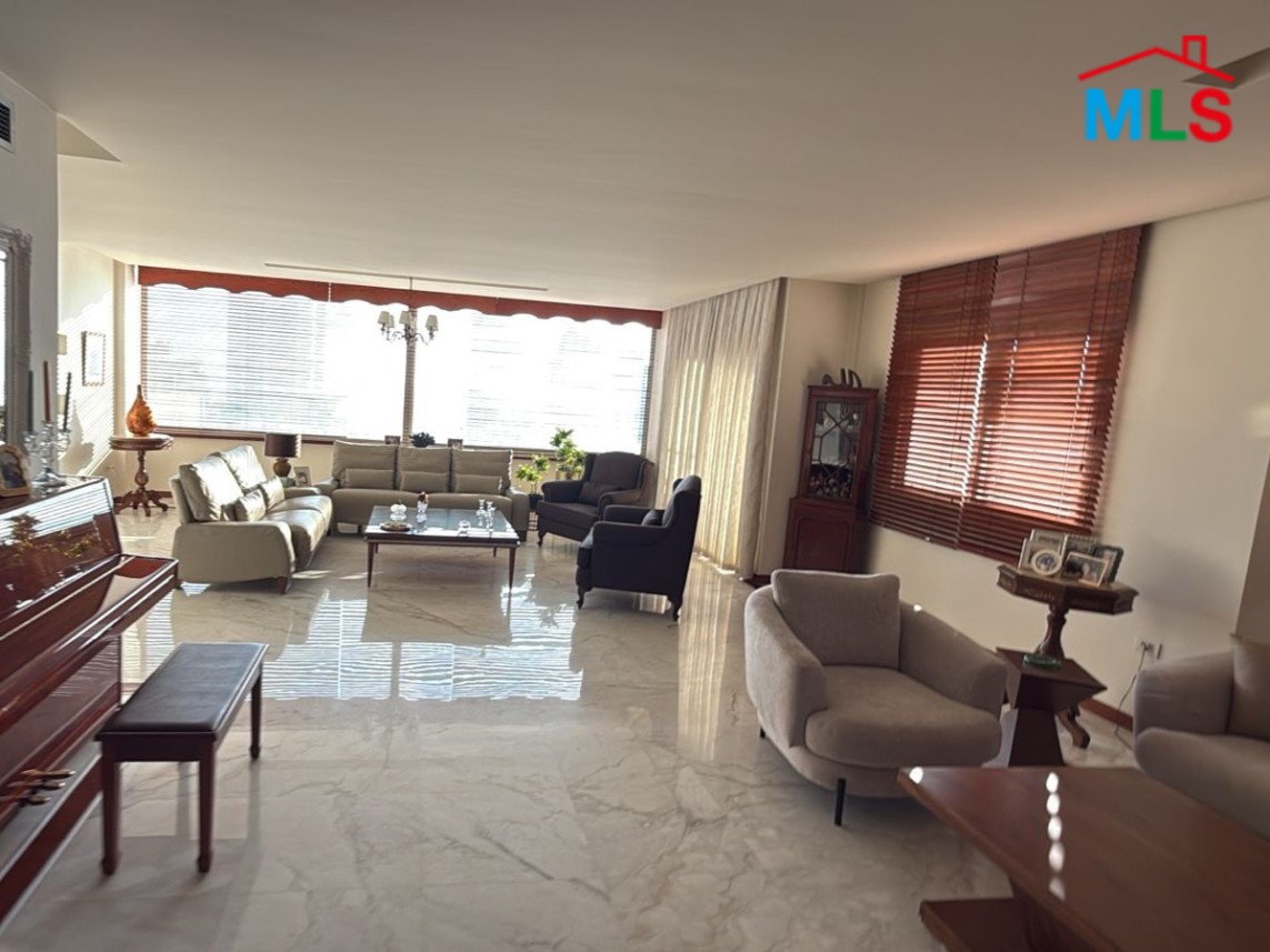 Penthouse with Sea View For Sale in Manara, Ras Beirut