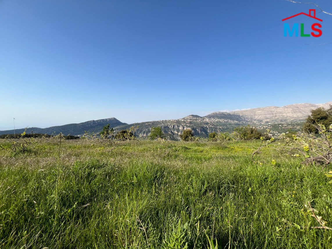 550 SQM Land with Flat Surface For Sale in Bcharre