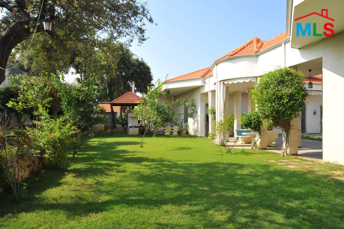 Amazing Luxurious Castle with Garden & Pool For Sale in Batroun, Wajeh El Hajar