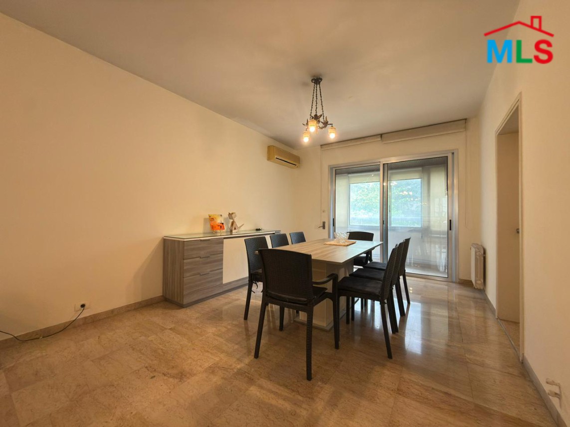 3-Bedrooms Apartment For Sale in Achrafieh, Near Hotel Alexandre