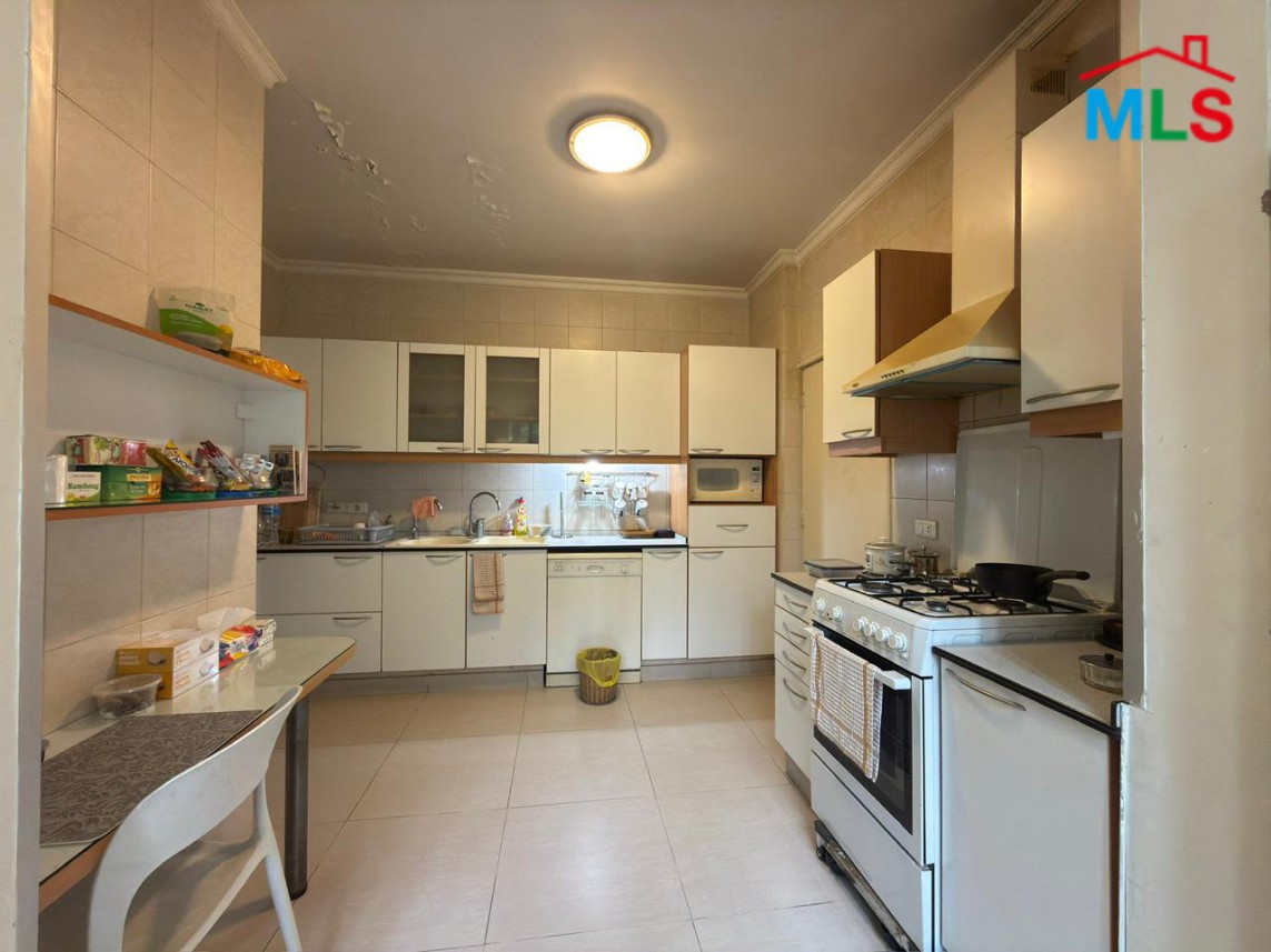 3-Bedrooms Apartment For Sale in Achrafieh, Near Hotel Alexandre