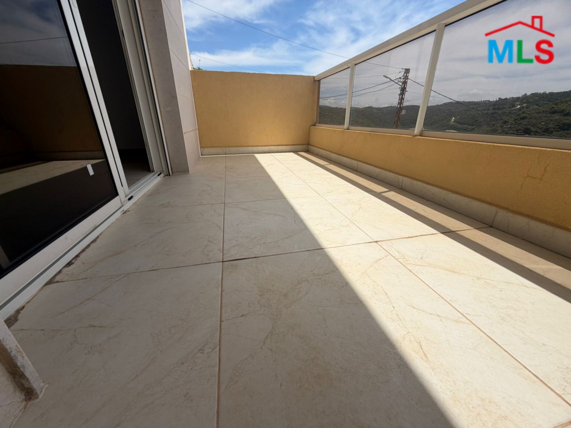 Brand New Apartment with Mountain View in For Sale Batroun, Bejdarfel