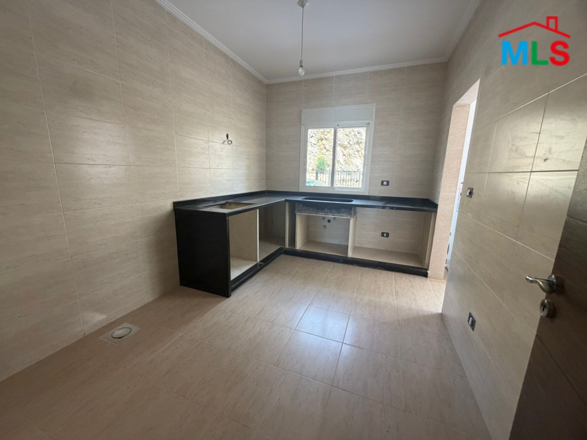 Brand New Apartment with Mountain View in For Sale Batroun, Bejdarfel
