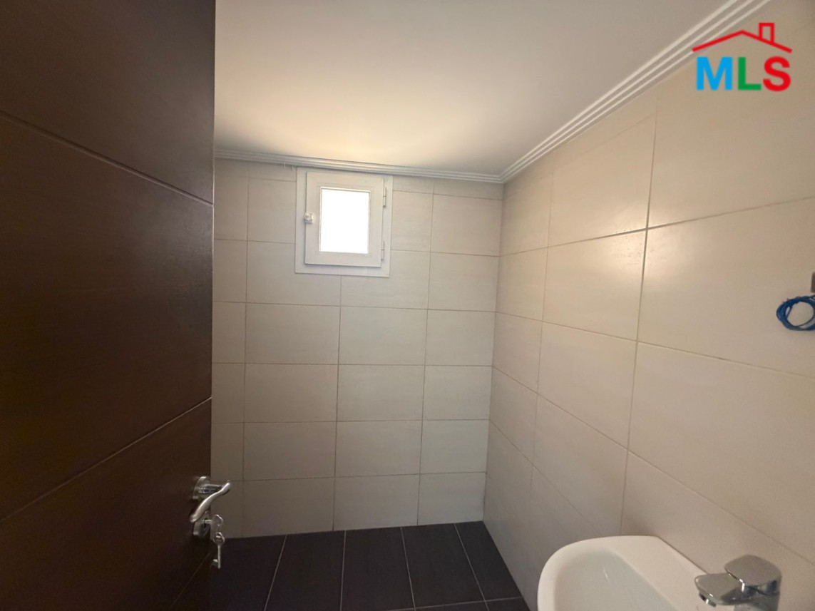 Brand New Apartment with Mountain View in For Sale Batroun, Bejdarfel