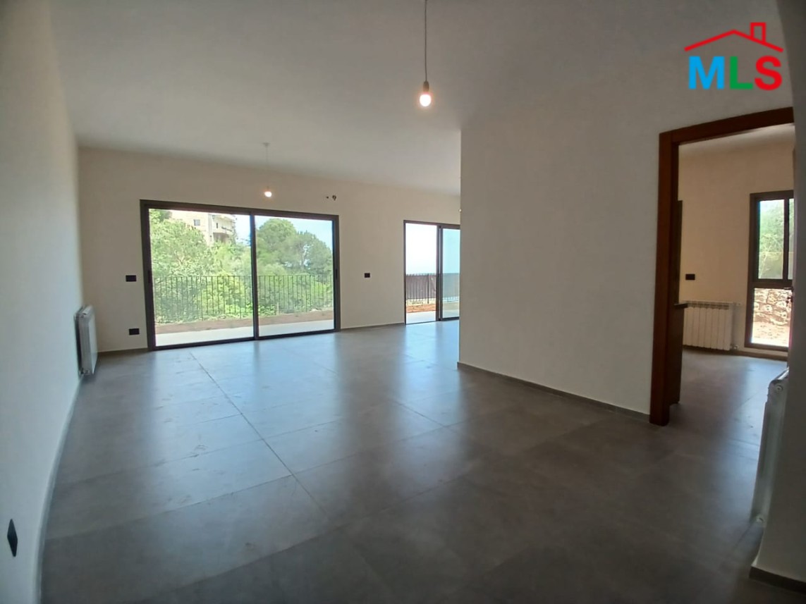 High-End Apartment with Sea and Mountain View For Sale in Roumie