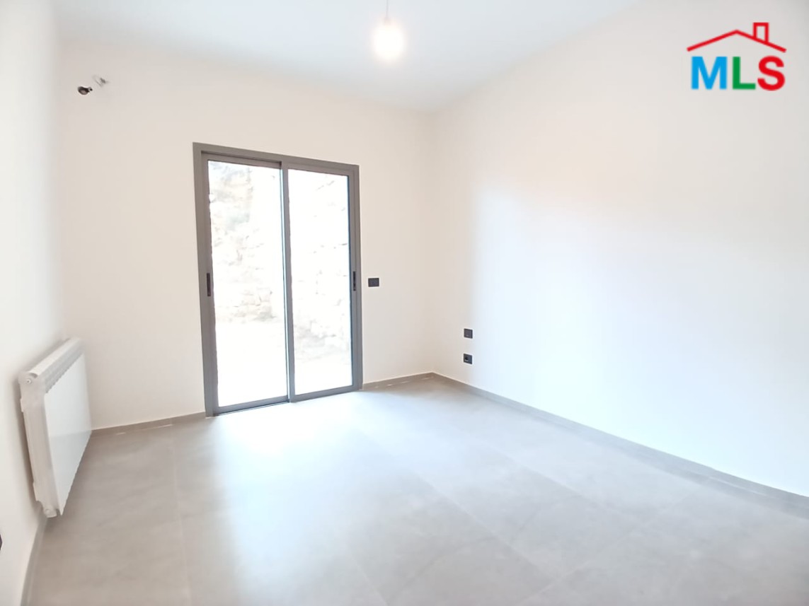High-End Apartment with Sea and Mountain View For Sale in Roumie