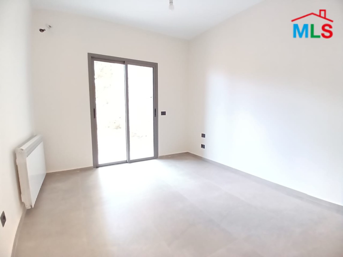 High-End Apartment with Sea and Mountain View For Sale in Roumie